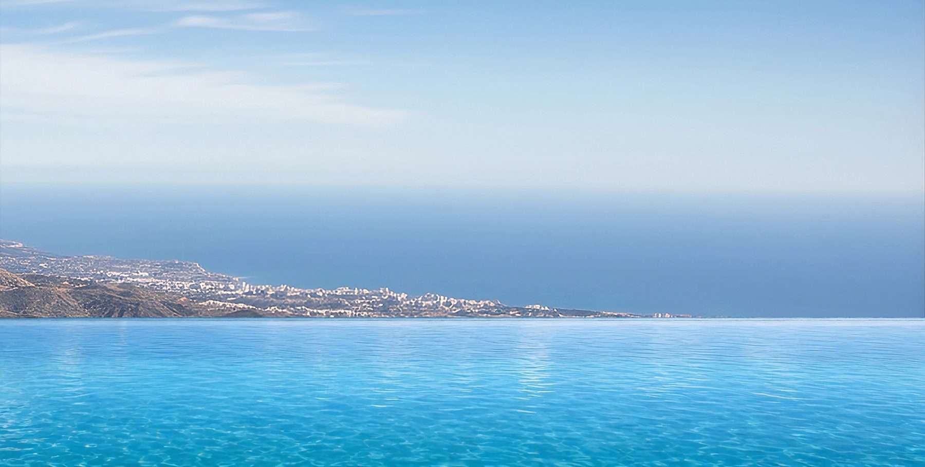Infinity-Pool mit Meerblick