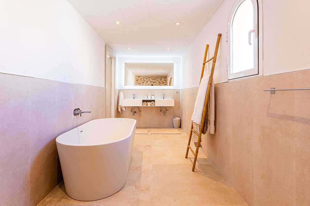 Penthouse in Elviria, Marbella: 212 m² Terrasse | Spanientrends 6 Bad der Master-Suite